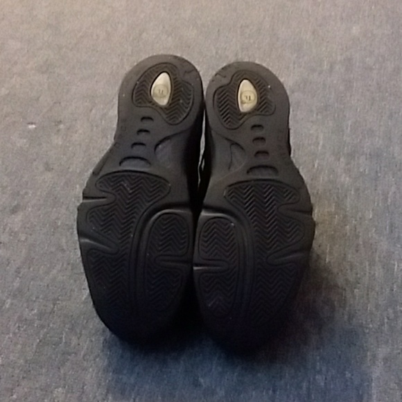 Basketball shoes - Picture 3 of 3